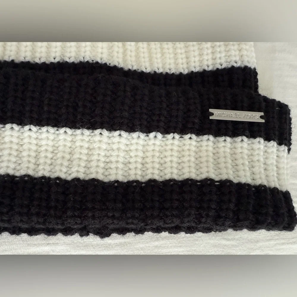 MICHAEL KORS BLACK AND CREAM STRIPED HAT FOR WOMEN ( ONE SIZE)